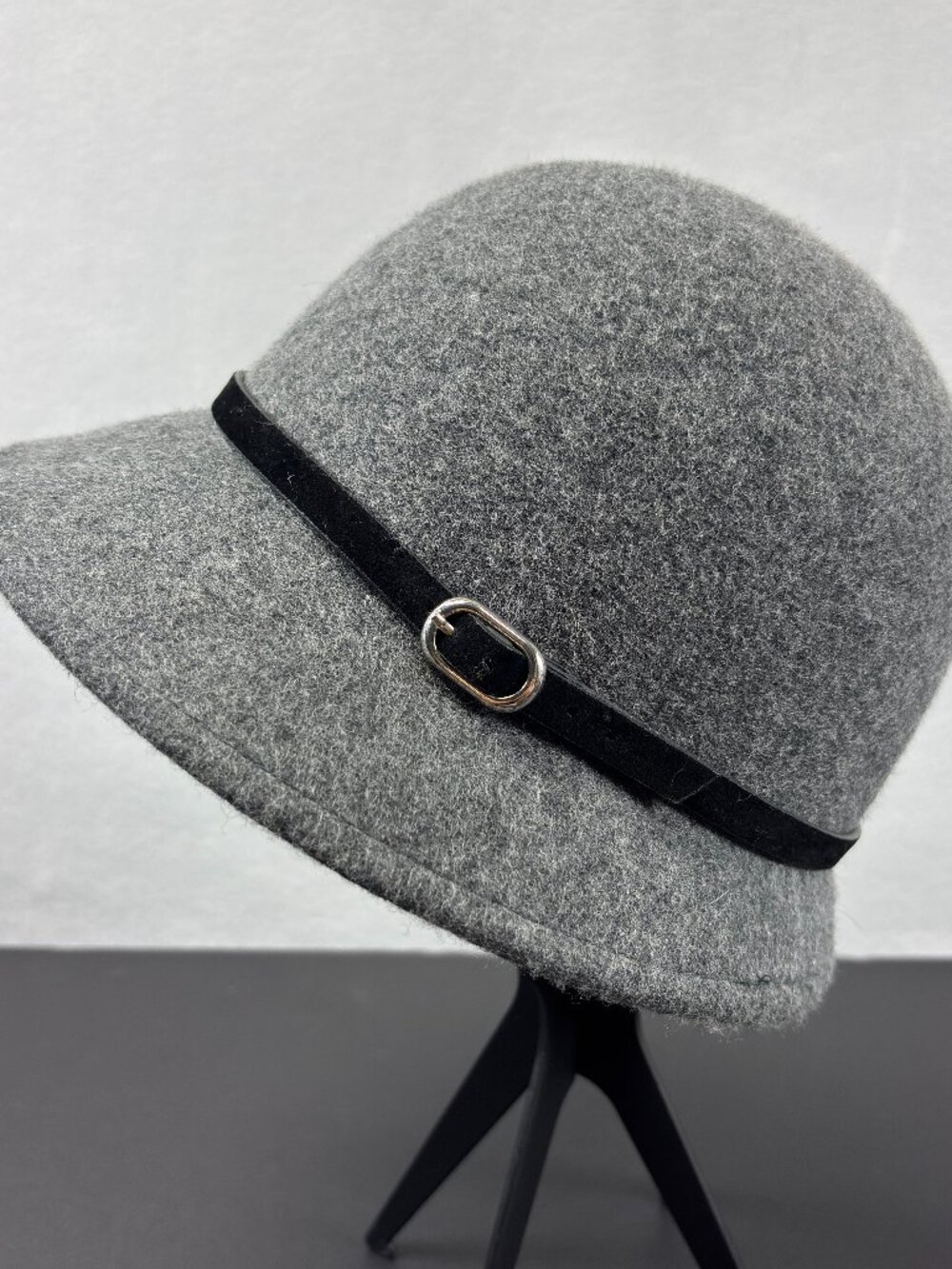 H&M Wool Cloche Hat Gray w/ Buckle Accent Womenโs Size S